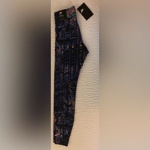 Brand new NIKE women tights Size XS